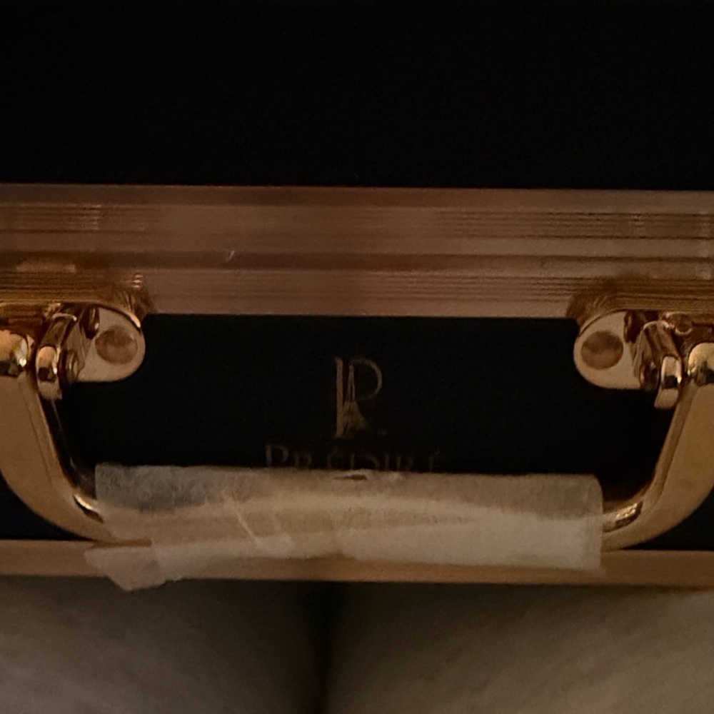 Skin Youth Collection - Black Suitcase with rose gold trim - Picture 3 of 5